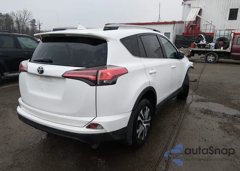 2017 Toyota Rav4 Le z USA, uszkodzony, nr VIN 2T3BFREV3HW586622